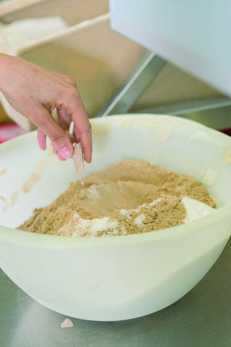 Teigzutaten in einer Schüssel