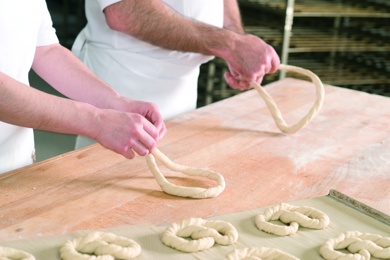 Formen von Teiglingen für Plunder