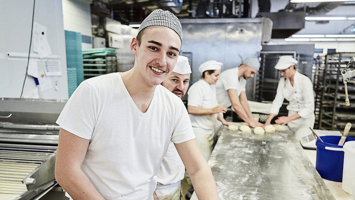 Zimtschnecken werden vorbereitet