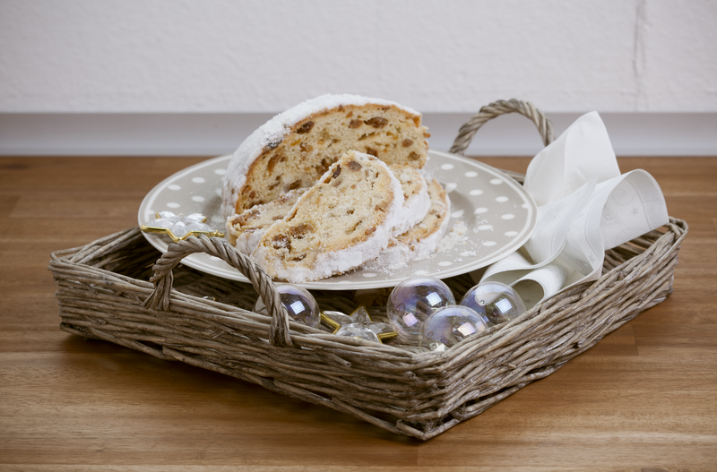 Stollen auf einem Tablett