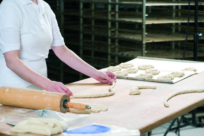 Formen von Teiglingen für Plunder